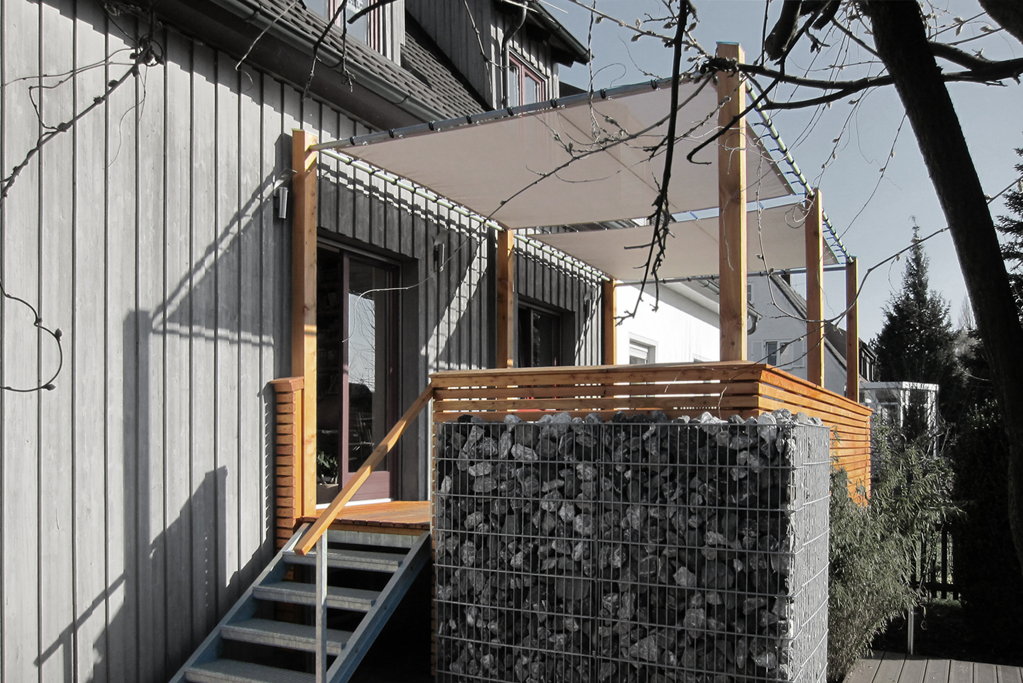 Terrasse mit Sonnensegeln - Atelier Ralf Erben - Bauwerke aus Holz