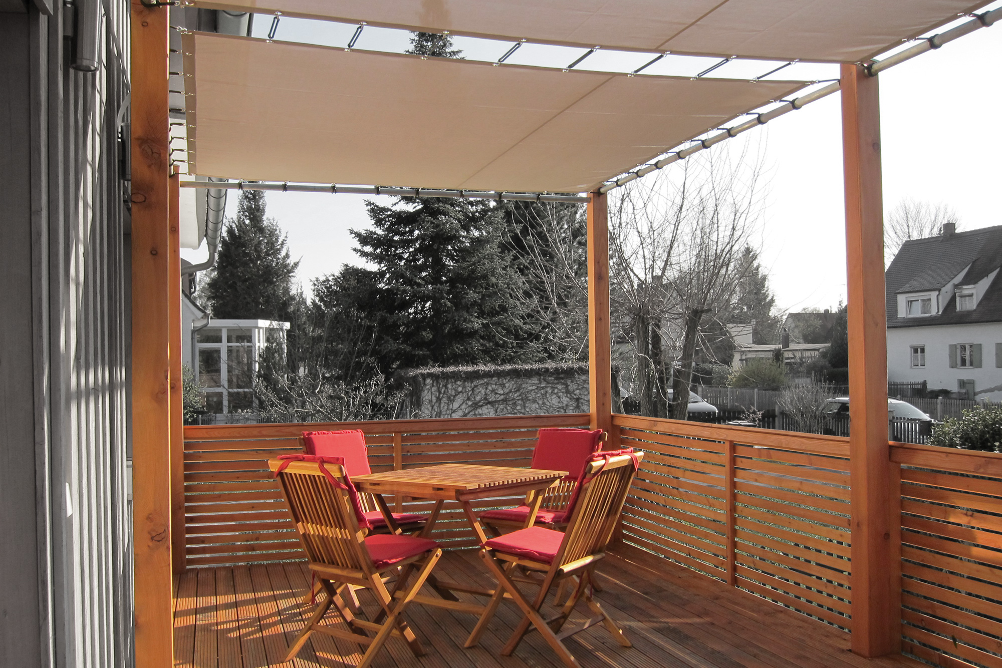 Terrasse mit Sonnensegeln - Atelier Ralf Erben - Bauwerke aus Holz